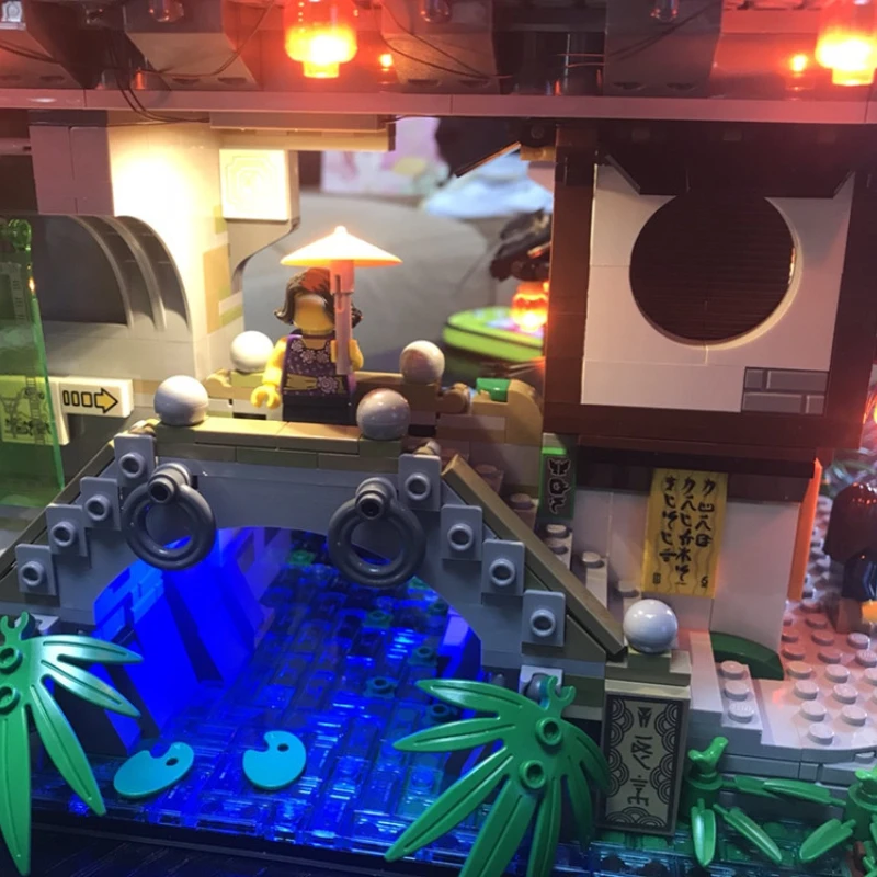 مصباح إضاءة بدون قطع بناء لـ L - مراجعة Lego Set City وسعره